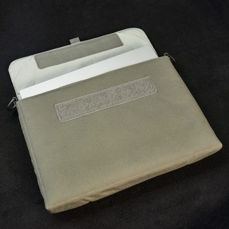TT Modular Laptop Case Olive – Tasmanian Tiger UK